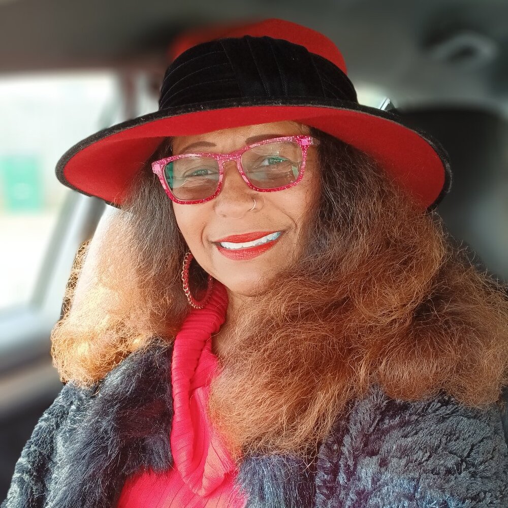 Meet your Posher, Desiree